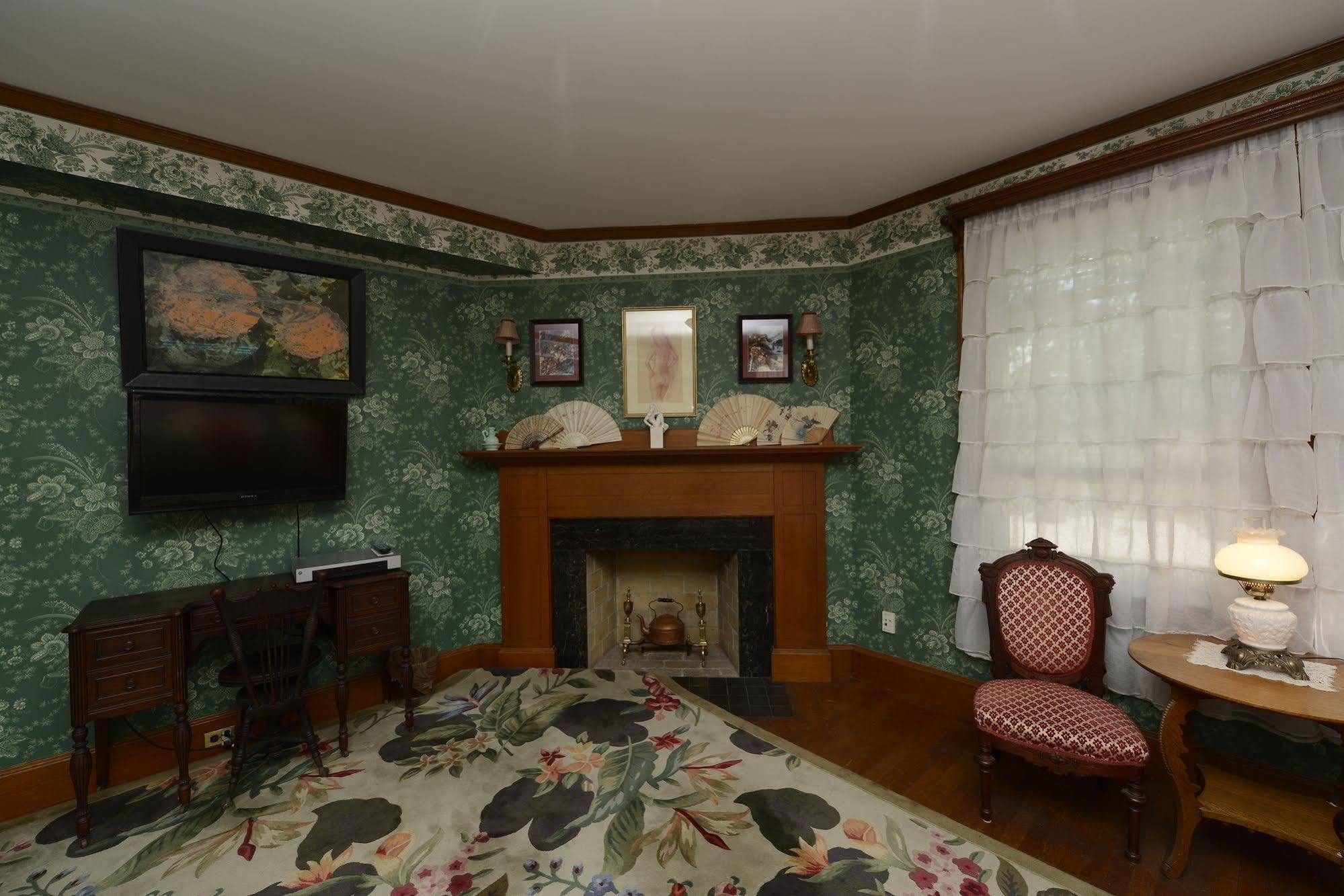 Munroe Inn Boutique Hotel Оберн Экстерьер фото